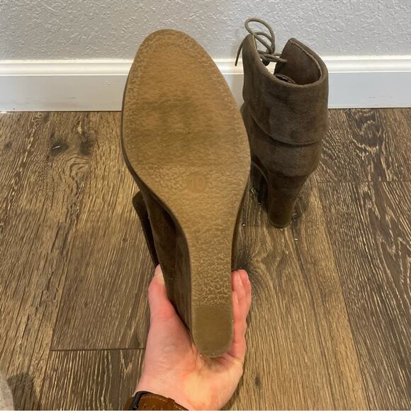 MOSSIMO SUPPLY CO Taupe Faux Suede Lace Up Booties Sz 10 - Picture 6 of 7